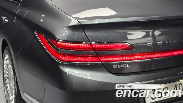 Genesis G90 5.0 AWD Limousine Prestige 2019 — фото 23
