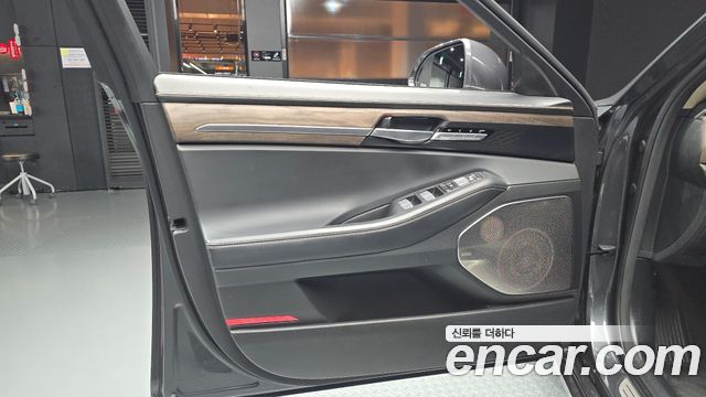 Genesis G90 5.0 AWD Limousine Prestige 2019 — фото 24