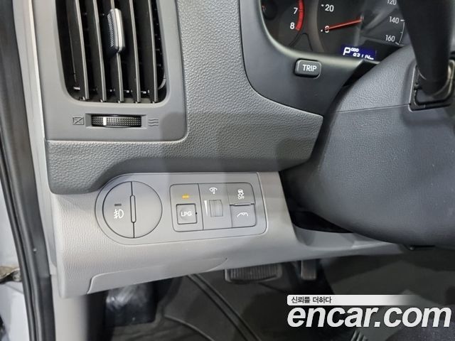 Hyundai Grand Starex Camper LPi 2020 — фото 9