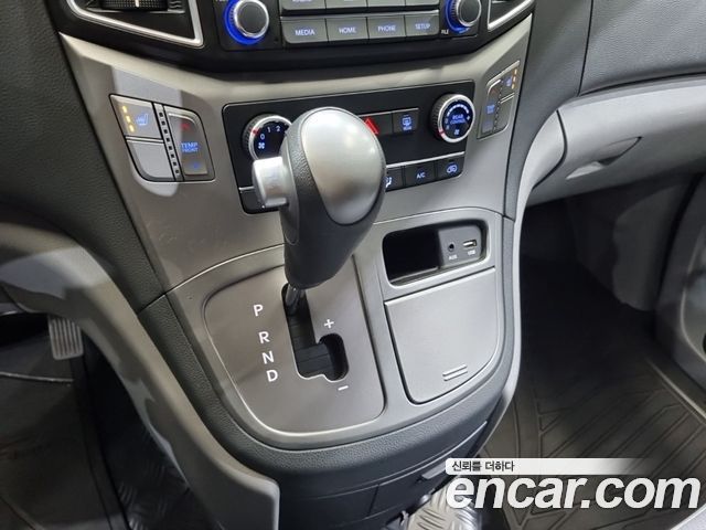 Hyundai Grand Starex Camper LPi 2020 — фото 16