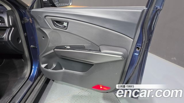 KG Mobility (SsangYong) Tivoli Air Diesel IX 2WD 2018 — фото 24
