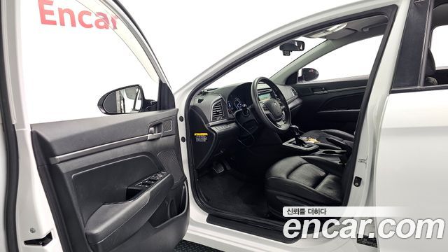 Hyundai Avante (AD) 1.6 GDI Value Plus 2017 — фото 10
