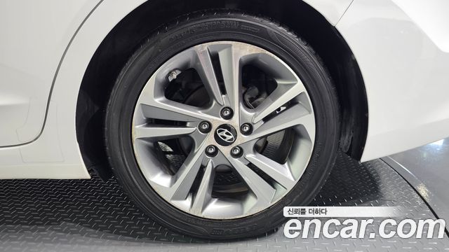 Hyundai Avante (AD) 1.6 GDI Value Plus 2017 — фото 21