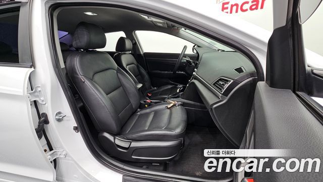 Hyundai Avante (AD) 1.6 GDI Value Plus 2017 — фото 26