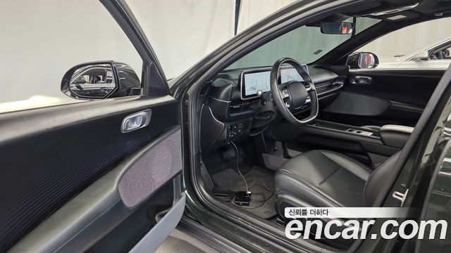 Hyundai Ioniq 6 Long Range Exclusive + 2023 — фото 10