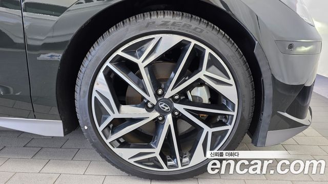 Hyundai Ioniq 6 Long Range Exclusive + 2023 — фото 21