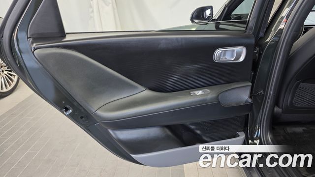Hyundai Ioniq 6 Long Range Exclusive + 2023 — фото 25