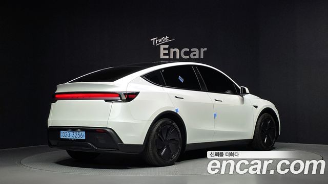 Tesla Model Y RWD 2025 — фото 2