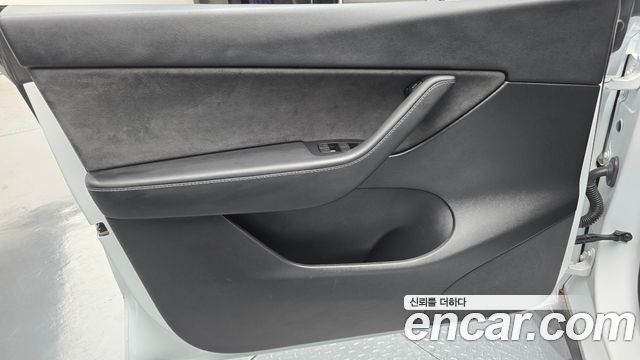Tesla Model Y Long Range AWD 2022 — фото 30