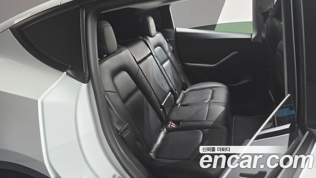 Tesla Model Y Long Range AWD 2022 — фото 32