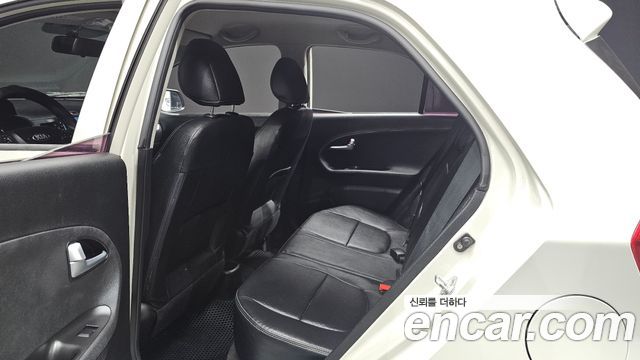 Kia Morning Deluxe Trendy 2015 — фото 12