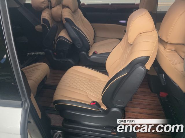 Kia Carnival (IV) Gasoline 9-seater Limousine(Special vehicle) 2023 — фото 14