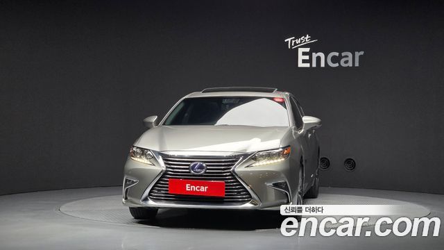 Lexus ES300h Supreme XV60 2017 — фото 3