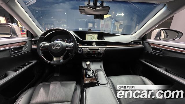 Lexus ES300h Supreme XV60 2017 — фото 7