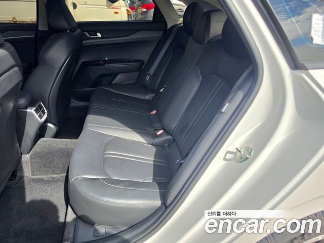 Kia K5 (III) 2.0 Trendy 2023 — фото 18