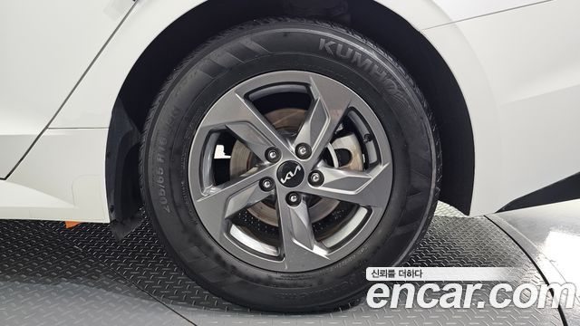 Kia K5 (III) 2.0 LPi(Rent) Trendy 2025 — фото 21
