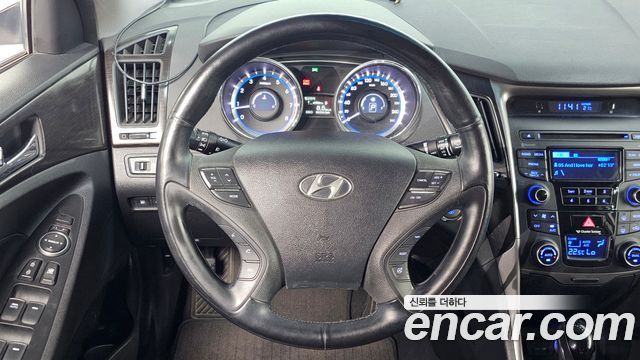 Hyundai Sonata The Brilliant CVVL Smart 2013 — фото 16