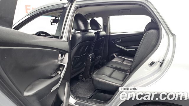 KG Mobility (SsangYong) Korando C 2.0 CVT 4WD Deluxe 2014 — фото 12