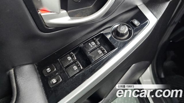 KG Mobility (SsangYong) Korando C 2.0 CVT 4WD Deluxe 2014 — фото 14
