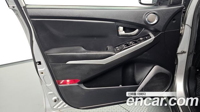 KG Mobility (SsangYong) Korando C 2.0 CVT 4WD Deluxe 2014 — фото 24