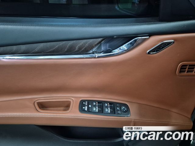 Maserati Quattroporte 3.0 Diesel 2015 — фото 18