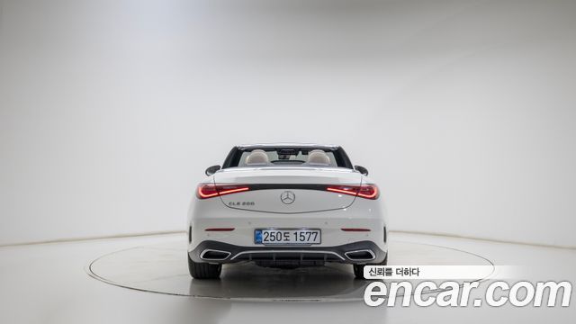 Mercedes-Benz CLE-Class (C236) CLE200 Cabriolet 2025 — фото 4
