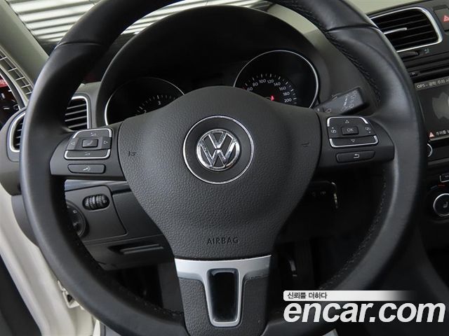 Volkswagen Golf (VI) 2.0 TDI StyleEdition 2013 — фото 12