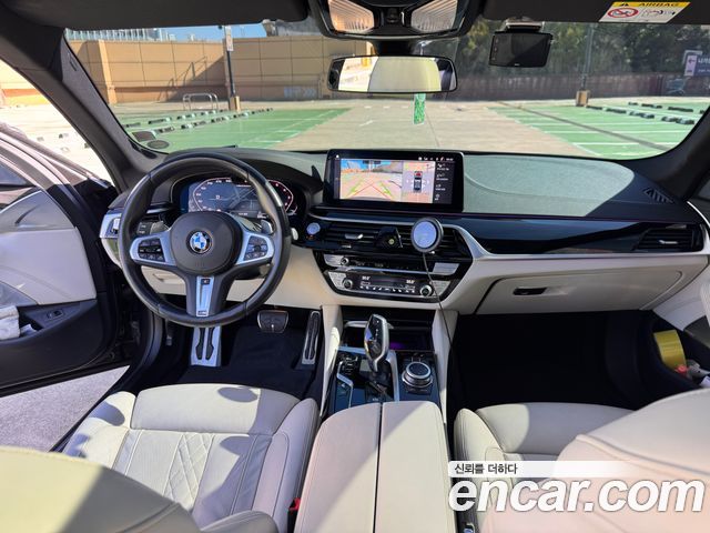 BMW 5 Series (G30) M550i xDrive 2022 — фото 9