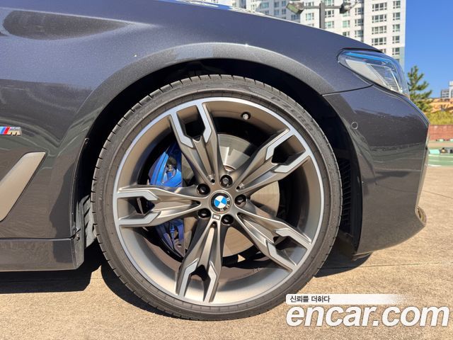 BMW 5 Series (G30) M550i xDrive 2022 — фото 20