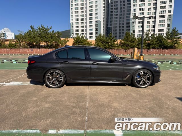 BMW 5 Series (G30) M550i xDrive 2022 — фото 22