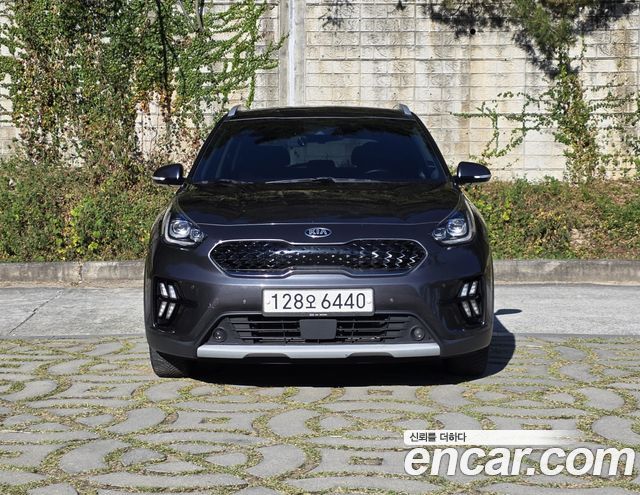 Kia Niro 1.6 HEV Noblesse Special 2020 — фото 4