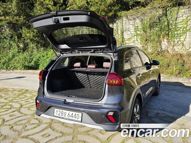 Kia Niro 1.6 HEV Noblesse Special 2020 — фото 5