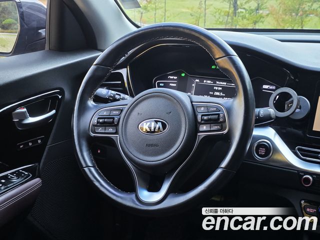 Kia Niro 1.6 HEV Noblesse Special 2020 — фото 7