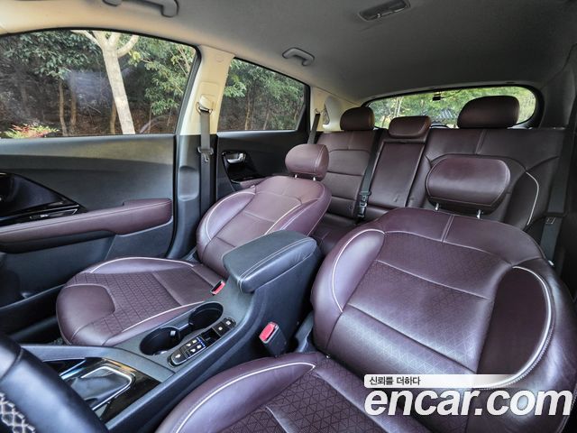 Kia Niro 1.6 HEV Noblesse Special 2020 — фото 17
