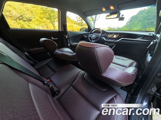 Kia Niro 1.6 HEV Noblesse Special 2020 — фото 19