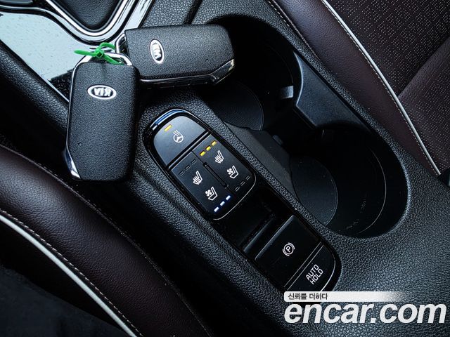 Kia Niro 1.6 HEV Noblesse Special 2020 — фото 23