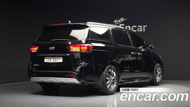 Kia Carnival 9-seater Noblesse 2016 — фото 2