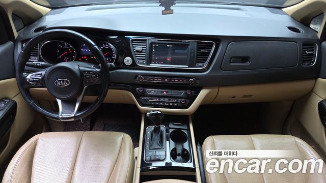 Kia Carnival 9-seater Noblesse 2016 — фото 7