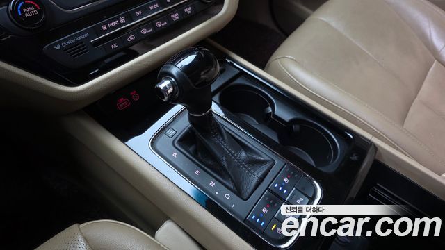Kia Carnival 9-seater Noblesse 2016 — фото 9