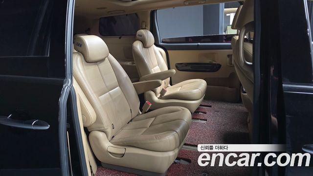 Kia Carnival 9-seater Noblesse 2016 — фото 12