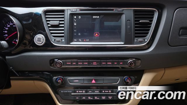 Kia Carnival 9-seater Noblesse 2016 — фото 14
