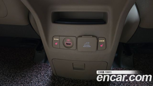 Kia Carnival 9-seater Noblesse 2016 — фото 19