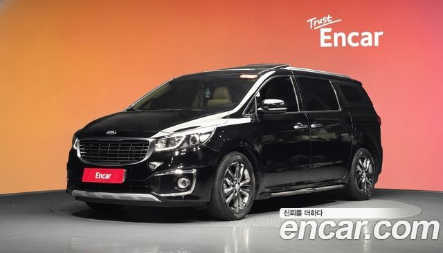 Kia Carnival 9-seater Noblesse