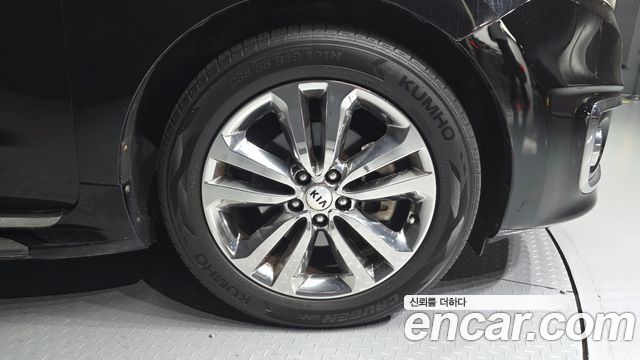 Kia Carnival 9-seater Noblesse 2016 — фото 21