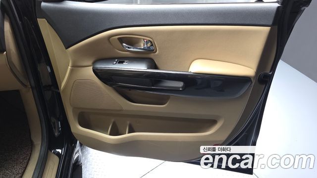 Kia Carnival 9-seater Noblesse 2016 — фото 24