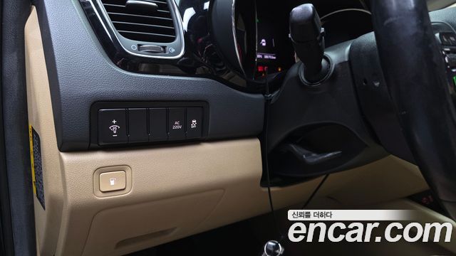 Kia Carnival 9-seater Noblesse 2016 — фото 30