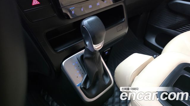 Hyundai Staria HEV 1.6 Tourer 11-Seater Modern 2025 — фото 9