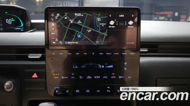 Hyundai Staria HEV 1.6 Tourer 11-Seater Modern 2025 — фото 15