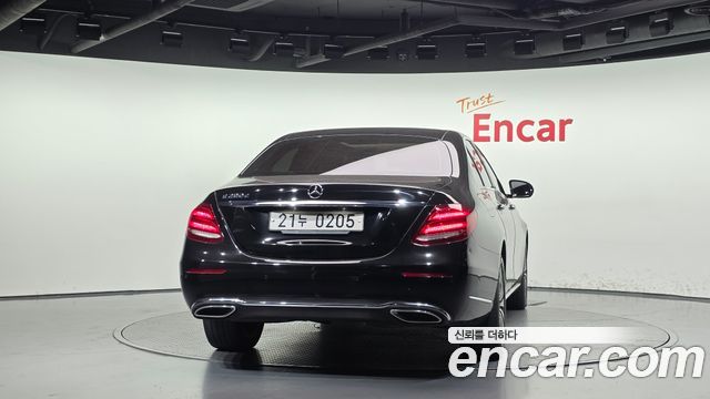 Mercedes-Benz E-Class (W213) E220d Exclusive 2017 — фото 4