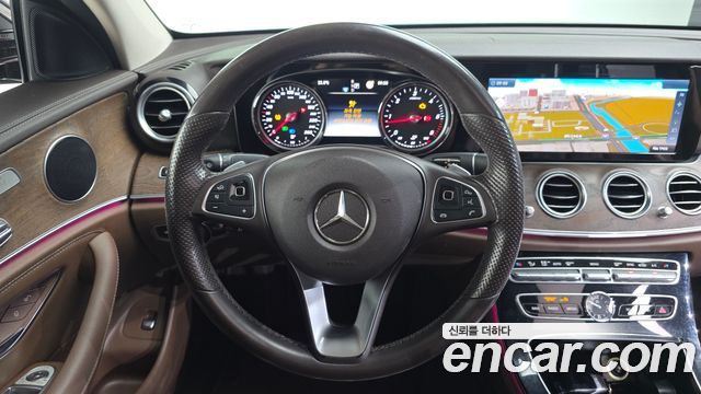 Mercedes-Benz E-Class (W213) E220d Exclusive 2017 — фото 13